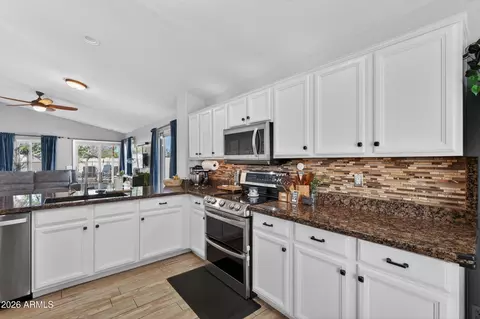 Kitchen - 1792 E Appaloosa Rd, Gilbert, AZ 85296 photo 2 of 4
