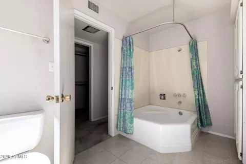 Bath - 1919 E Medlock Dr, Phoenix, AZ 85016 photo 3 of 5