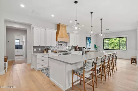 Kitchen - 4164 E Camelback Rd, Phoenix, AZ 85018 photo 3 of 6