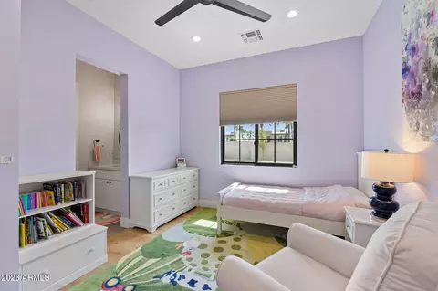 Bedroom - 4164 E Camelback Rd, Phoenix, AZ 85018 photo 5 of 7