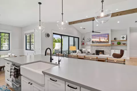 Kitchen - 4164 E Camelback Rd, Phoenix, AZ 85018 photo 4 of 6