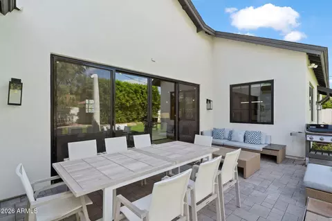 Exterior - 4164 E Camelback Rd, Phoenix, AZ 85018 photo 6 of 12