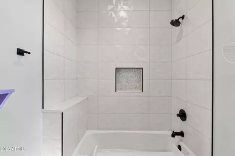 Bath - 4164 E Camelback Rd, Phoenix, AZ 85018 photo 5 of 8