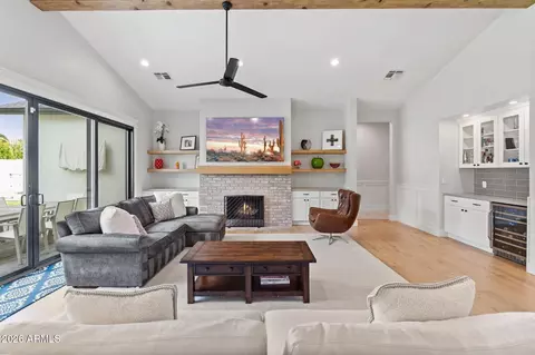 Living - 4164 E Camelback Rd, Phoenix, AZ 85018 photo 1 of 2