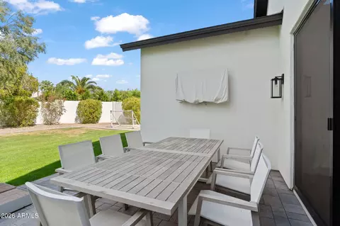 Exterior - 4164 E Camelback Rd, Phoenix, AZ 85018 photo 7 of 12