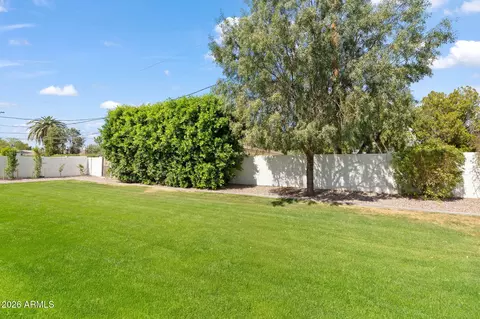 Exterior - 4164 E Camelback Rd, Phoenix, AZ 85018 photo 9 of 12