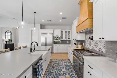 Kitchen - 4164 E Camelback Rd, Phoenix, AZ 85018 photo 6 of 6