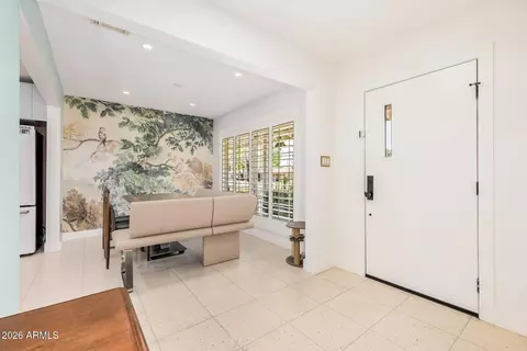 Entry Way - 6811 N 11th Pl, Phoenix, AZ 85014 photo 1 of 2