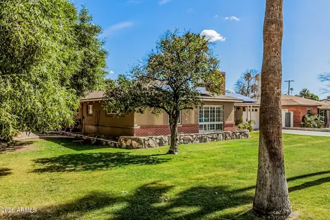 Exterior - 6811 N 11th Pl, Phoenix, AZ 85014 photo 5 of 10