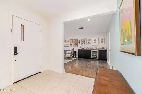 Entry Way - 6811 N 11th Pl, Phoenix, AZ 85014 photo 2 of 2