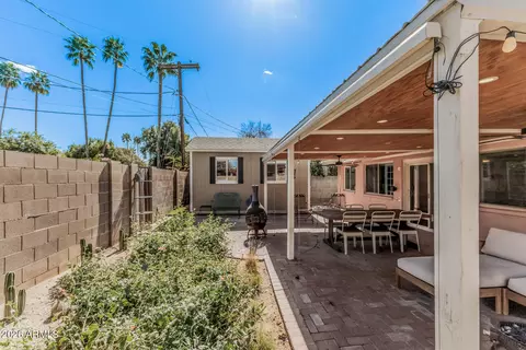Exterior - 6811 N 11th Pl, Phoenix, AZ 85014 photo 8 of 10