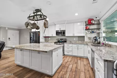 Kitchen - 3710 E Arbor Cir, Mesa, AZ 85206 photo 3 of 4