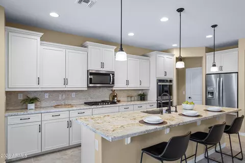 Kitchen - 2327 E Harwell Rd, Phoenix, AZ 85042 photo 4 of 5