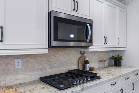 Kitchen - 2327 E Harwell Rd, Phoenix, AZ 85042 photo 5 of 5