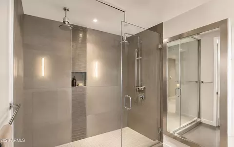 Bath - 2300 E Campbell Ave #218, Phoenix, AZ 85016 photo 1 of 1