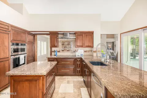 Kitchen - 1942 E Krista Way, Tempe, AZ 85284 photo 3 of 5