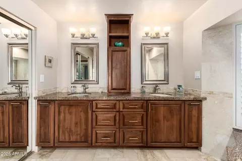 Bath - 1942 E Krista Way, Tempe, AZ 85284 photo 2 of 4