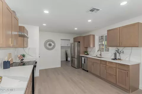 Kitchen - 6048 E Hobart St, Mesa, AZ 85205 photo 3 of 3