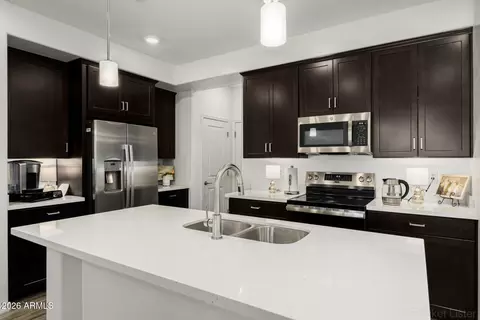 Kitchen - 1917 E Hampton Ln #104, Gilbert, AZ 85295 photo 2 of 2
