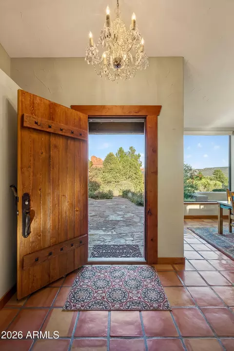 121 Los Coyotes Trl, Sedona, AZ 86351