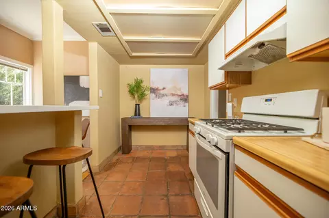 Entry Way - 1636 E Pinchot Ave, Phoenix, AZ 85016 photo 7 of 9
