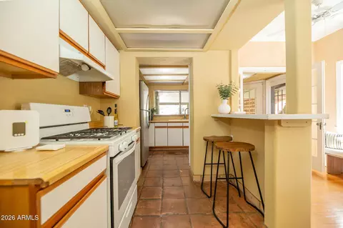 Kitchen - 1636 E Pinchot Ave, Phoenix, AZ 85016 photo 1 of 3