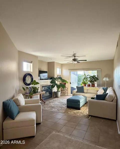 7401 W Arrowhead Clubhouse Dr #1025, Glendale, AZ 85308