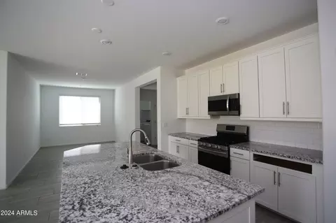 Kitchen - 9225 W Willow Bend Ln, Phoenix, AZ 85037 photo 1 of 2