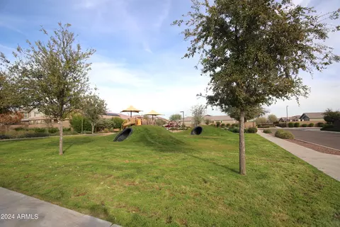 Exterior - 9225 W Willow Bend Ln, Phoenix, AZ 85037 photo 8 of 9