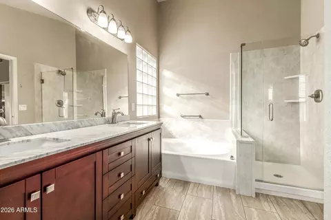 Bath - 4309 E Thistle Landing Dr, Phoenix, AZ 85044 photo 2 of 3