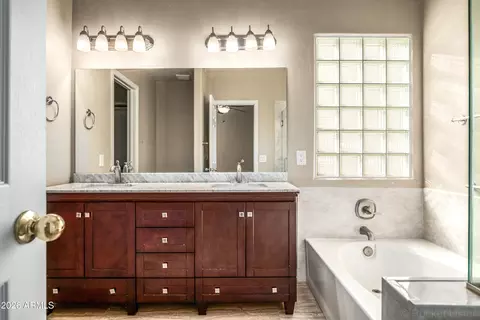 Bath - 4309 E Thistle Landing Dr, Phoenix, AZ 85044 photo 1 of 3