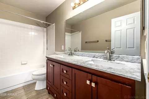 Bath - 4309 E Thistle Landing Dr, Phoenix, AZ 85044 photo 3 of 3