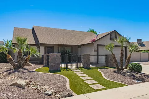 Exterior - 637 W Wagner Ct, Gilbert, AZ 85233 photo 3 of 10