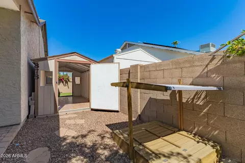 Exterior - 637 W Wagner Ct, Gilbert, AZ 85233 photo 8 of 10