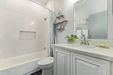 Bath - 637 W Wagner Ct, Gilbert, AZ 85233 photo 3 of 3