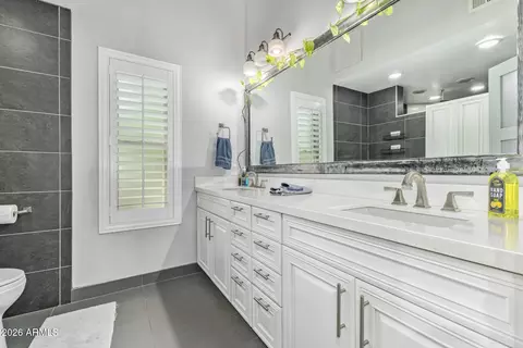 Bath - 637 W Wagner Ct, Gilbert, AZ 85233 photo 1 of 3