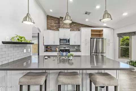 Kitchen - 637 W Wagner Ct, Gilbert, AZ 85233 photo 1 of 3