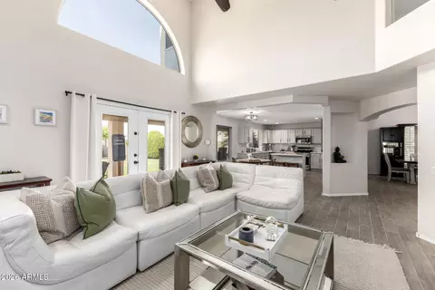 724 W Sandra Ter, Phoenix, AZ 85023