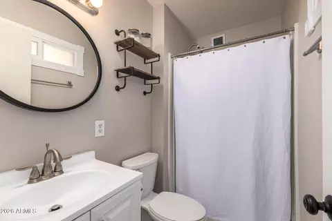 Bath - 413 Ellis Dr, Tempe, AZ 85282 photo 6 of 7