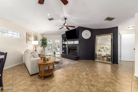 Living - 413 Ellis Dr, Tempe, AZ 85282 photo 2 of 3