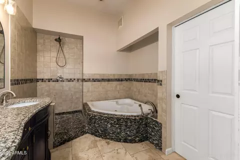 Bath - 413 Ellis Dr, Tempe, AZ 85282 photo 3 of 7