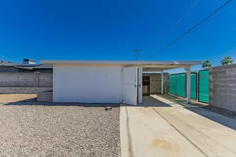 Exterior - 4323 E Hubbell St, Phoenix, AZ 85008 photo 5 of 10