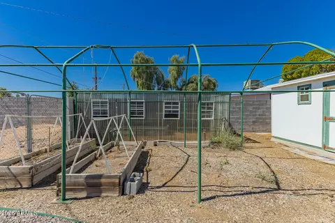 Exterior - 4323 E Hubbell St, Phoenix, AZ 85008 photo 8 of 10