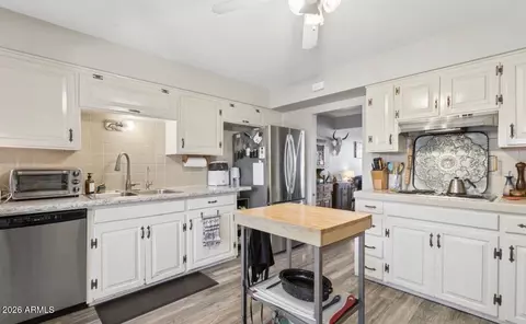 Kitchen - 1030 E Bethany Home Rd #6, Phoenix, AZ 85014 photo 1 of 2