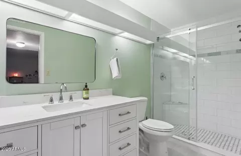 Bath - 1030 E Bethany Home Rd #6, Phoenix, AZ 85014 photo 1 of 2