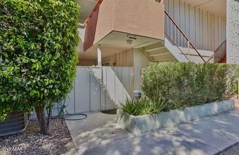 Exterior - 1030 E Bethany Home Rd #6, Phoenix, AZ 85014 photo 3 of 4