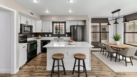 9837 W Yukon Dr, Peoria, AZ 85382