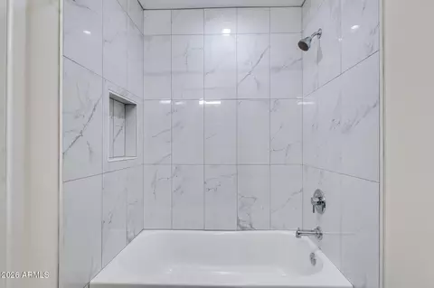 Bath - 3715 E Glenrosa Ave, Phoenix, AZ 85018 photo 2 of 4