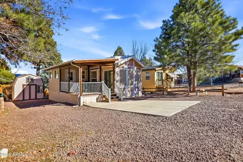 2703 Rustlers Roost Rd, Overgaard, AZ 85933