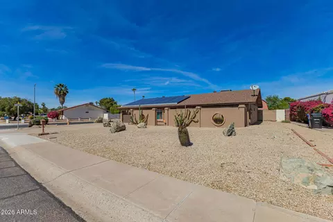 Exterior - 2902 E Claire Dr, Phoenix, AZ 85032 photo 3 of 11